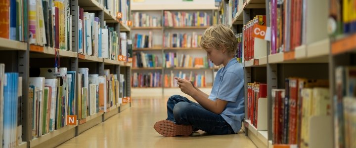 Transformasi Dunia Pendidikan Melalui Teknologi Digital: Dari Kelas Fisik ke Koneksi Tanpa Batas